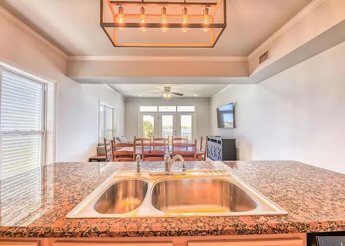 The Salty Fox, Pool, Sleeps 26, Walk To Gulf Shores