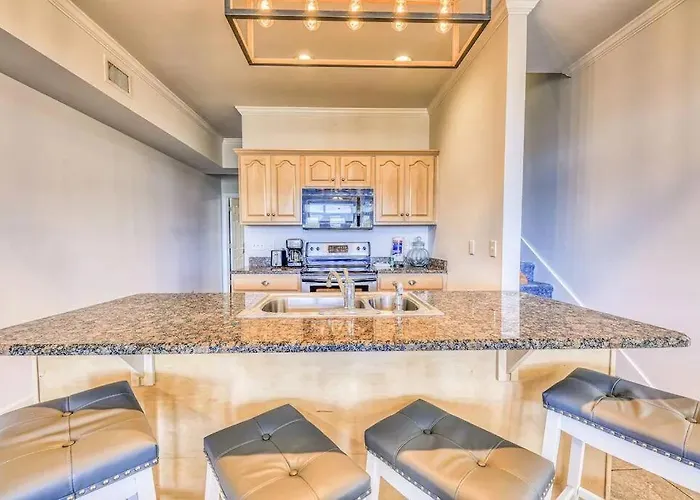 The Salty Fox, Pool, Sleeps 26, Walk To Gulf Shores