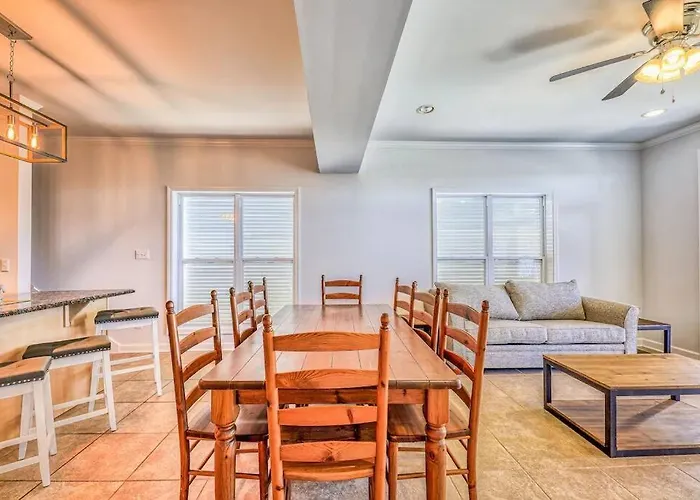 The Salty Fox, Pool, Sleeps 26, Walk To *