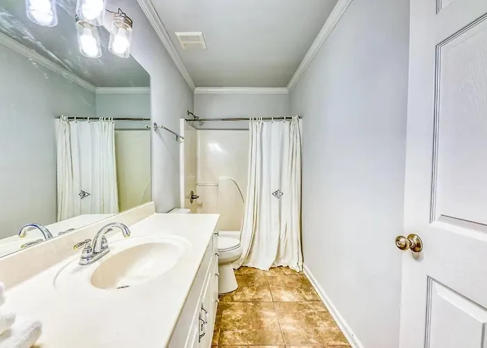 The Salty Fox, Pool, Sleeps 26, Walk To *