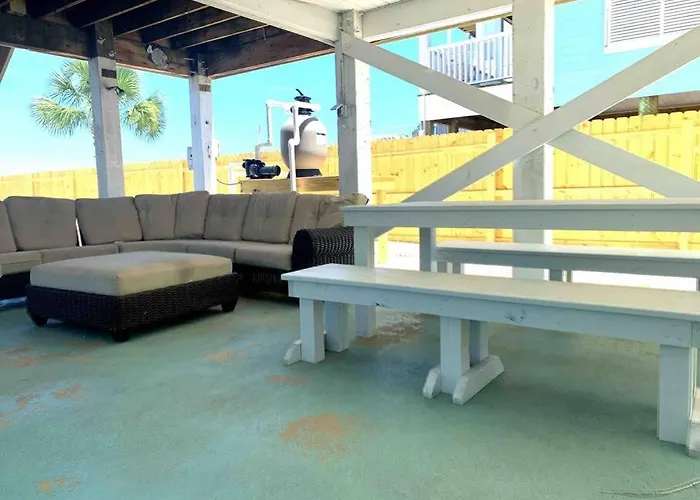 The Salty Fox, Pool, Sleeps 26, Walk To